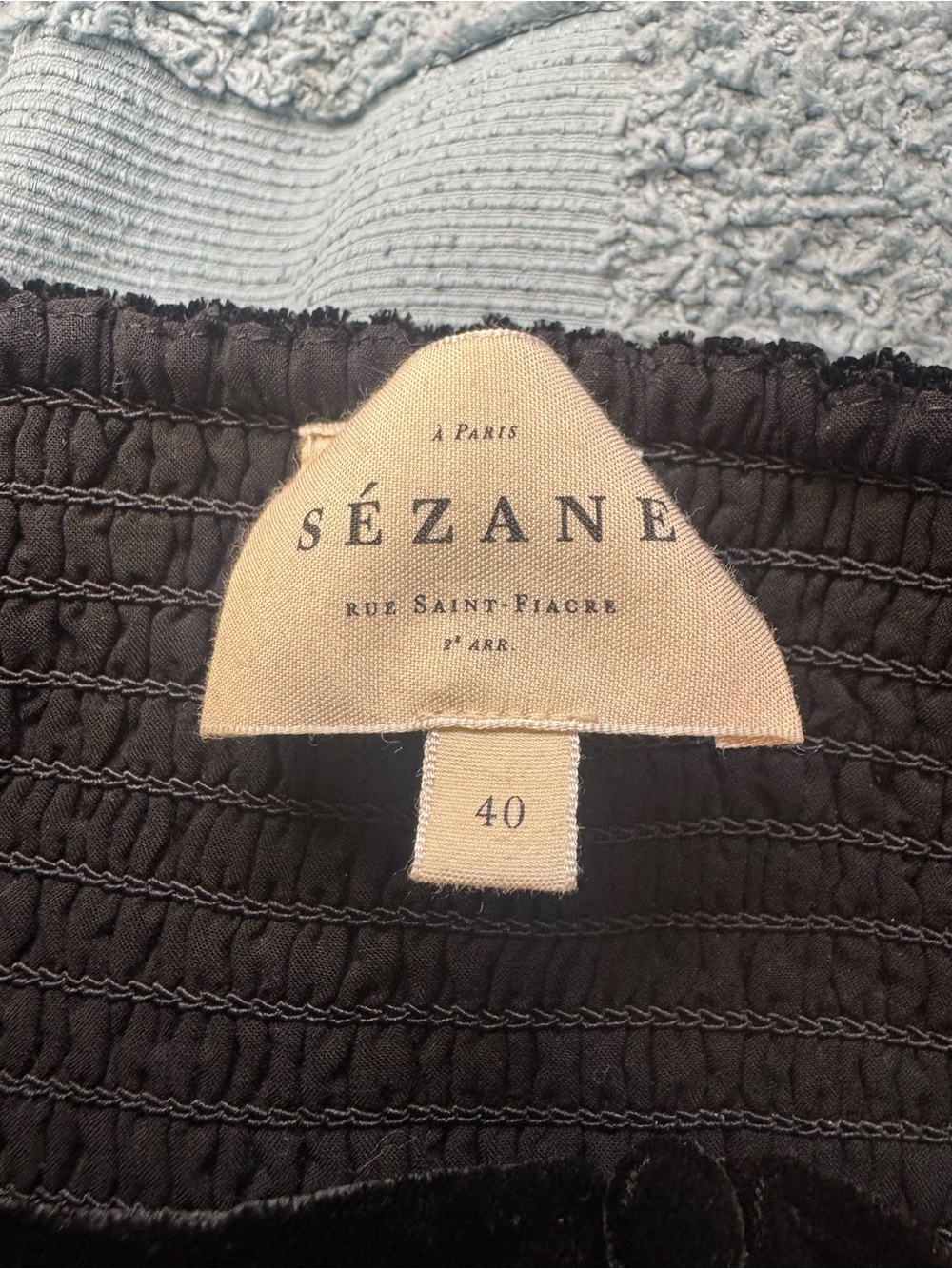 Sézane Annelise Blouse in black velvet with metallic gold polka dots - Picture 8 of 10